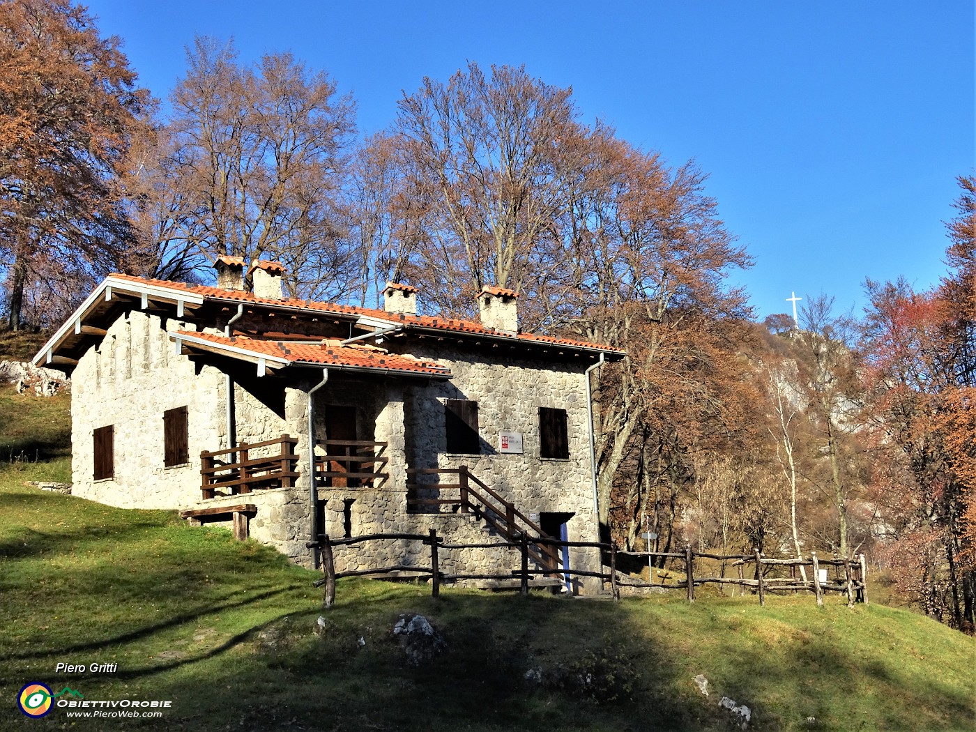 58 Dal Monte Zucco sceso al Rifugio (1150 m) G.E.S.P..JPG